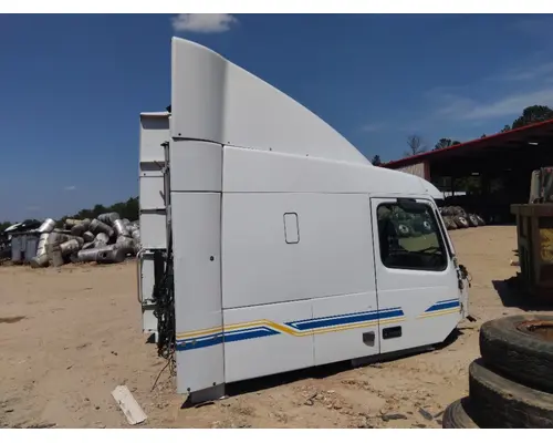 VOLVO VNL CAB