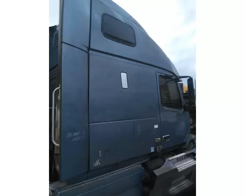 VOLVO VNL CAB