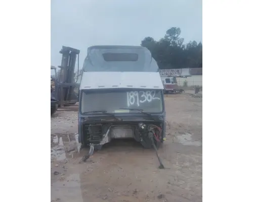 VOLVO VNL CAB