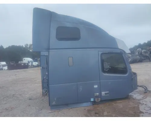 VOLVO VNL CAB
