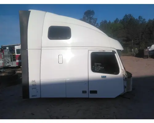 VOLVO VNL CAB