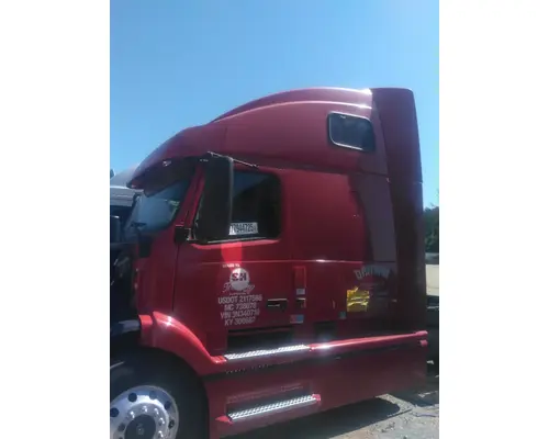 VOLVO VNL CAB