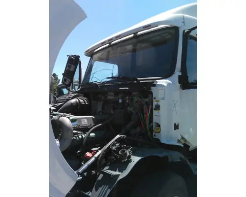 VOLVO VNL CAB