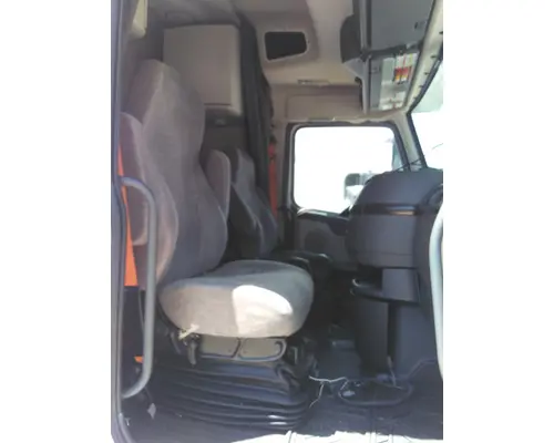 VOLVO VNL CAB