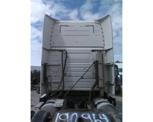 VOLVO VNL CAB