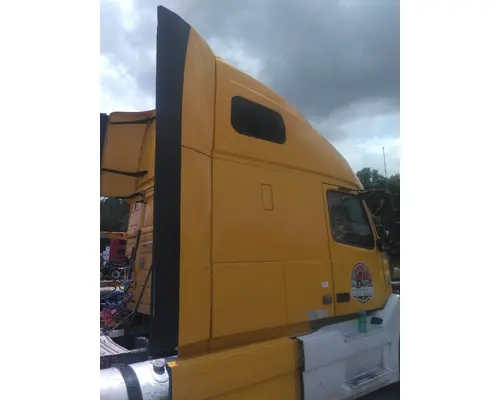 VOLVO VNL CAB
