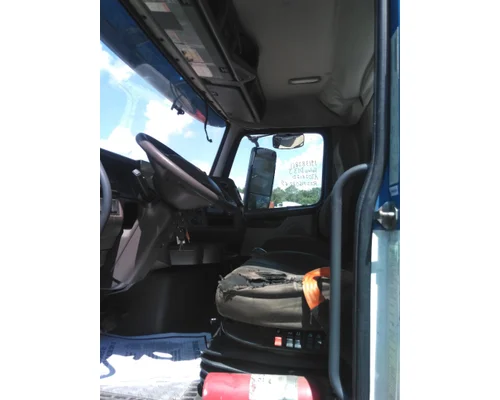 VOLVO VNL CAB