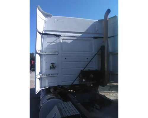 VOLVO VNL CAB
