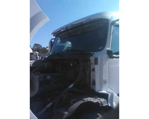 VOLVO VNL CAB
