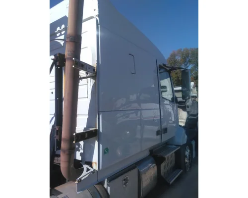 VOLVO VNL CAB