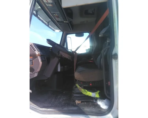 VOLVO VNL CAB