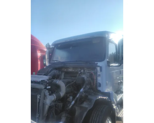 VOLVO VNL CAB