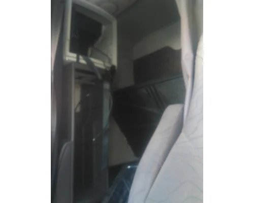 VOLVO VNL CAB