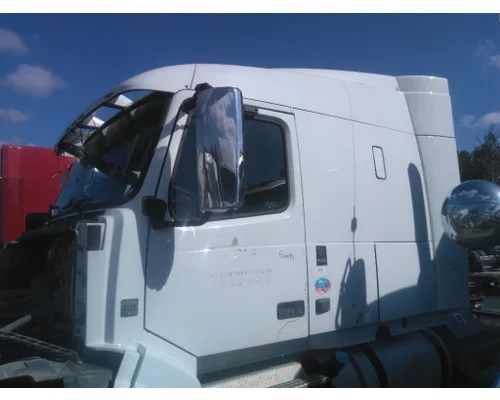 VOLVO VNL CAB