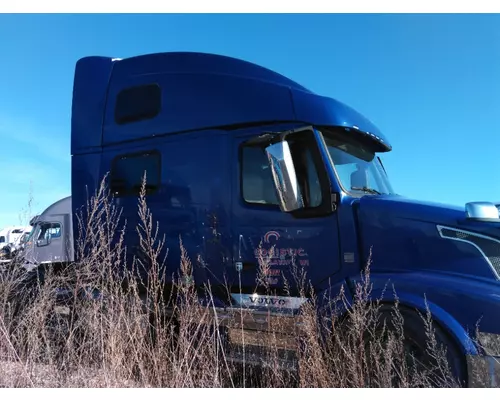 VOLVO VNL CAB