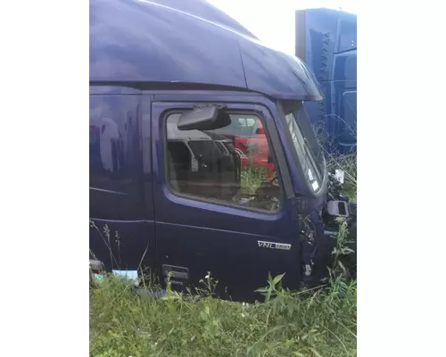 VOLVO VNL CAB
