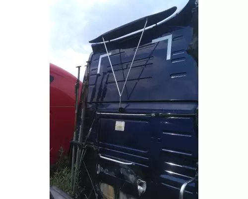 VOLVO VNL CAB