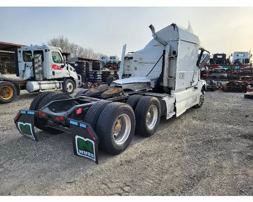 VOLVO VNL CAB