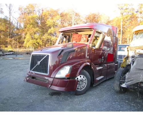 VOLVO VNL CAB