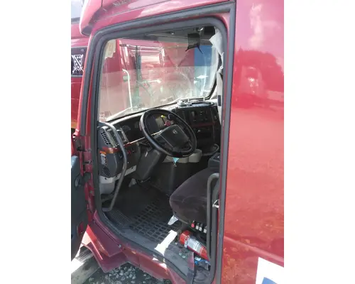VOLVO VNL CAB