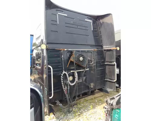 VOLVO VNL CAB