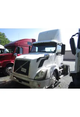 VOLVO VNL CAB