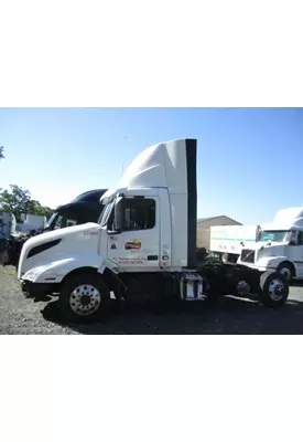 VOLVO VNL CAB