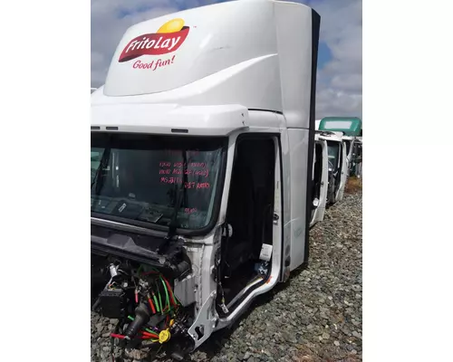 VOLVO VNL CAB