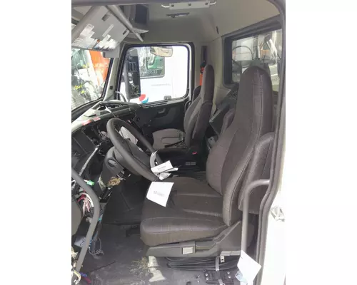 VOLVO VNL CAB