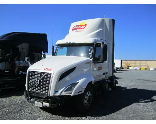 VOLVO VNL CAB