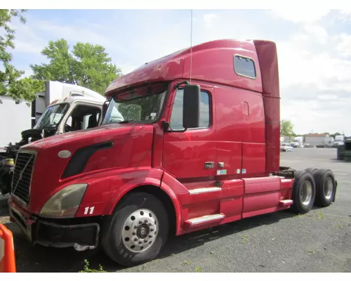 VOLVO VNL CAB