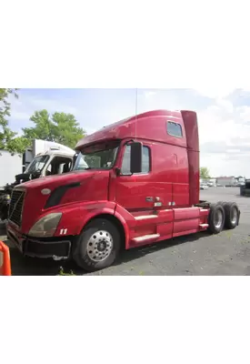 VOLVO VNL CAB
