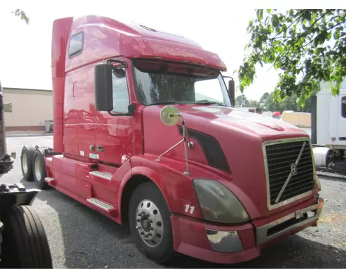 VOLVO VNL CAB