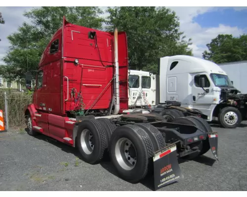 VOLVO VNL CAB