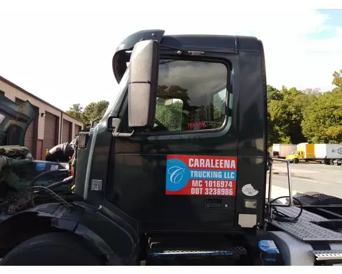 VOLVO VNL CAB