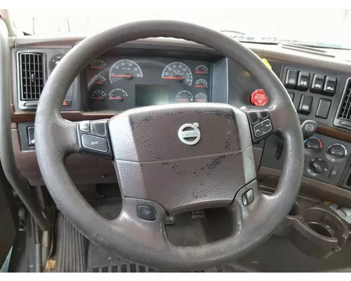 VOLVO VNL CAB
