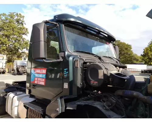 VOLVO VNL CAB