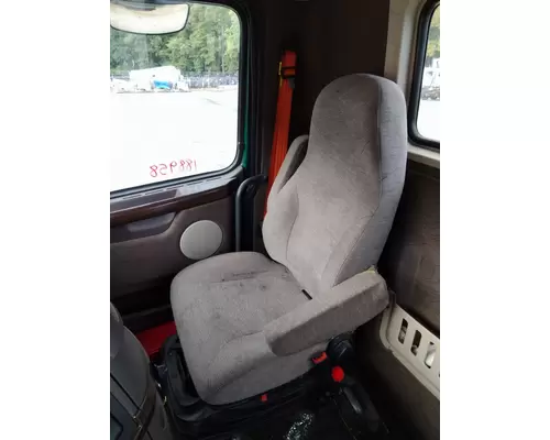 VOLVO VNL CAB