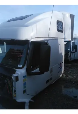 VOLVO VNL CAB