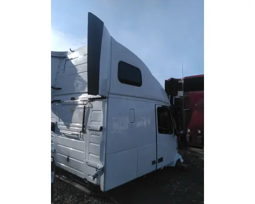 VOLVO VNL CAB