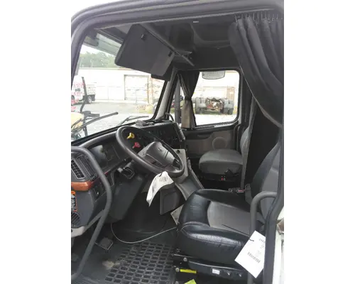 VOLVO VNL CAB