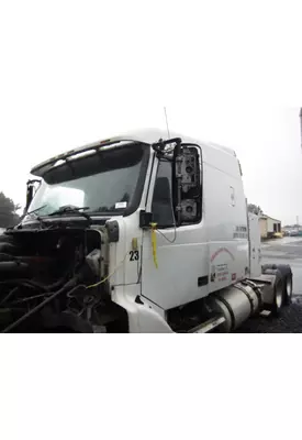VOLVO VNL CAB