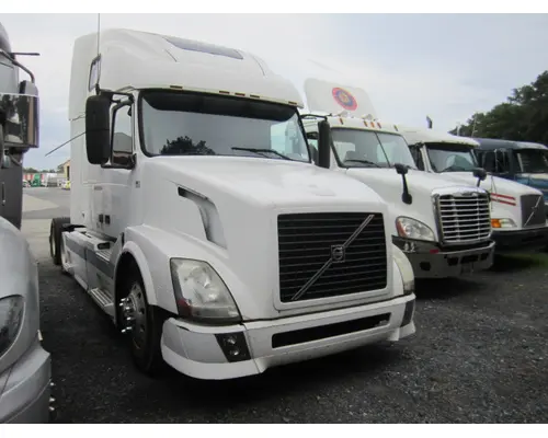 VOLVO VNL CAB