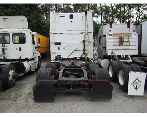 VOLVO VNL CAB