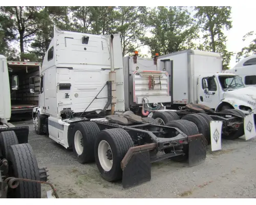 VOLVO VNL CAB