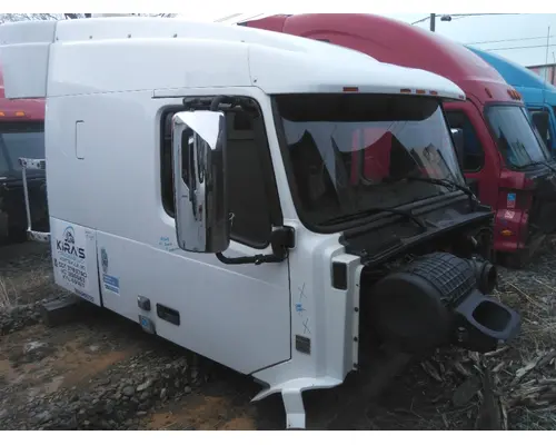 VOLVO VNL CAB