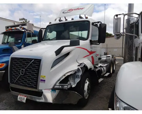 VOLVO VNL CAB