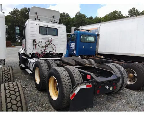 VOLVO VNL CAB