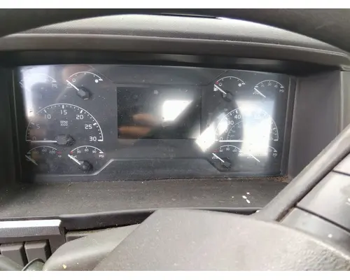 VOLVO VNL CAB