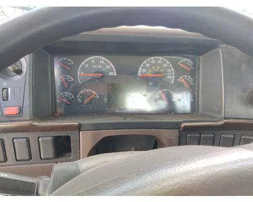 VOLVO VNL CAB
